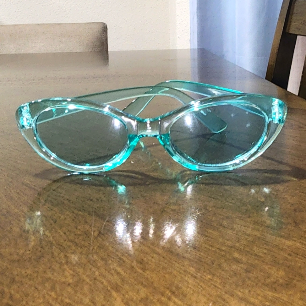 Cat-eye Translucent Turquoise Sunglasses